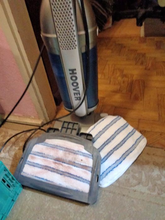 Máquina de lavar e aspirar, usada poucas vezes.