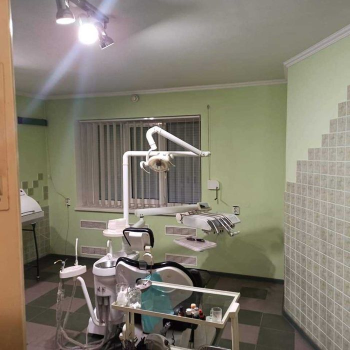 Продам комерційне приміщеня  ( стоматологія)