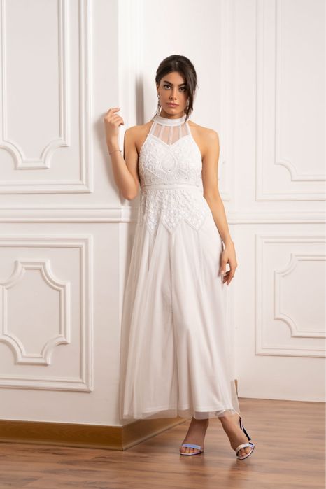 Przepiękna długa biała suknia sukienka wyszywana koralikami