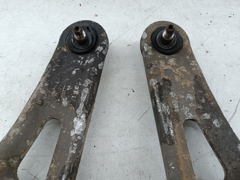 Braços de suspensão esquerdo e direito - BMW 3 Compact (E46) | 01 - 05
