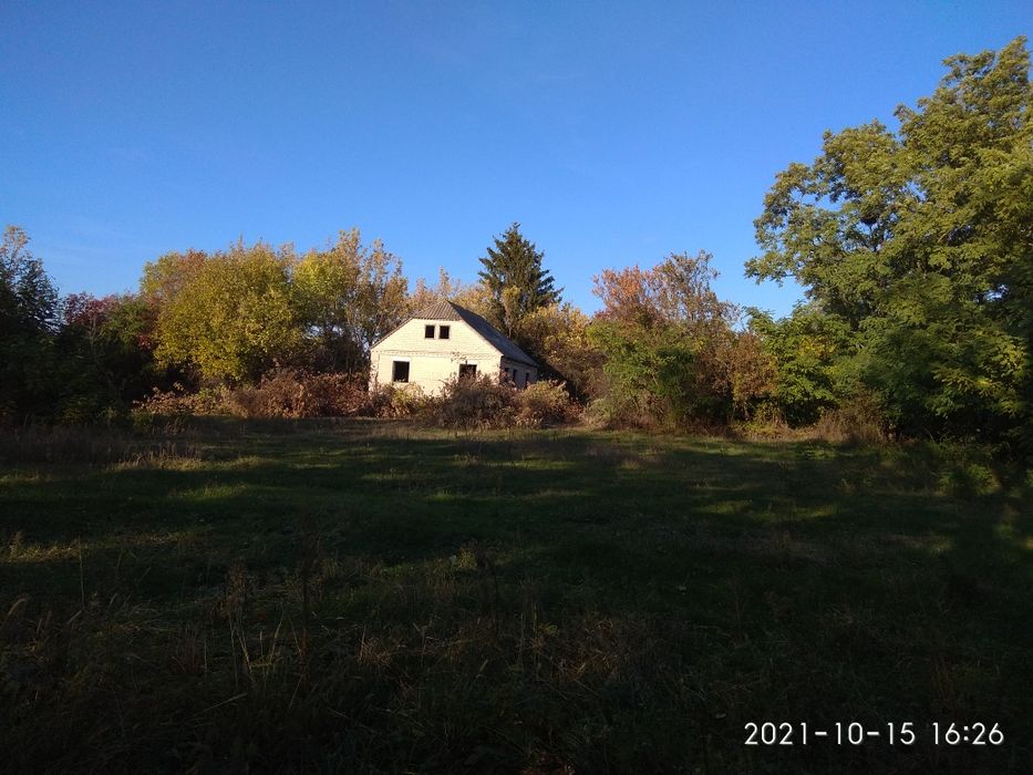 Земельна ділянка. Дім незакінчене будівництво. Земельна ділянка