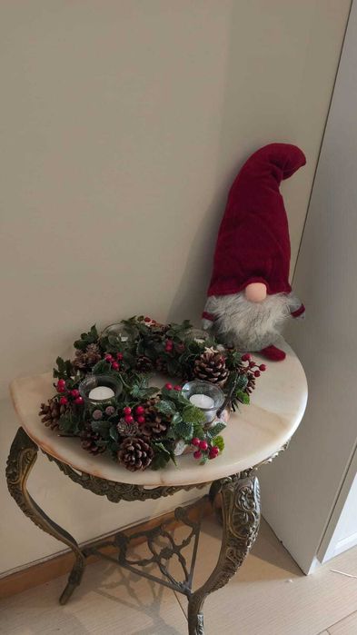 Aparador /mesa lateral pés em ferro e tampo mármore