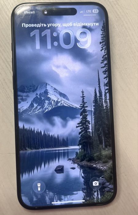 Продам айфон 16+