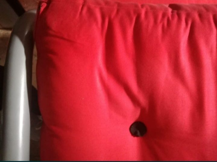 O Sofa cama com 2,00 larg.x 0,90 profundidade ,
