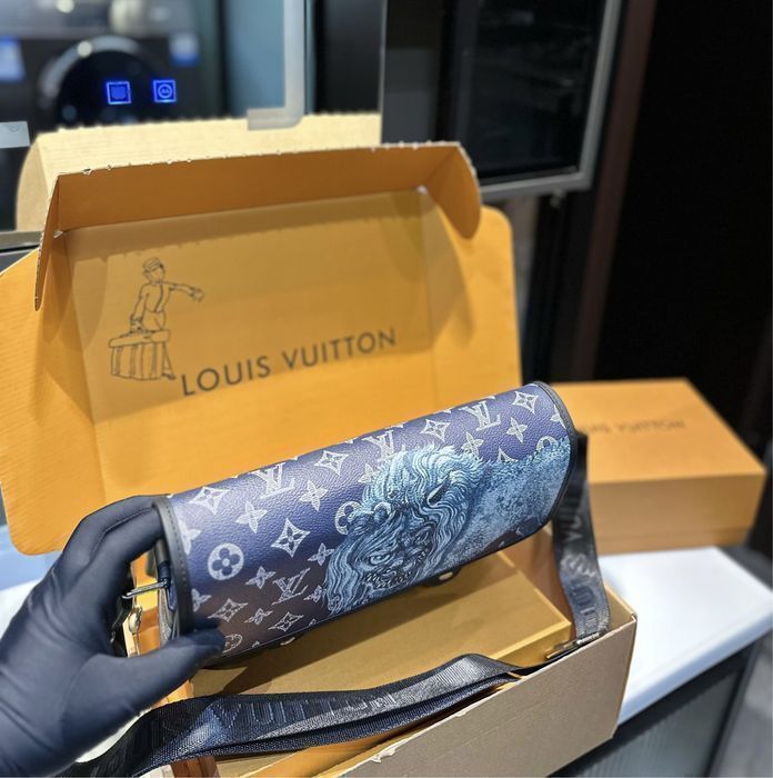 LOUIS VUITTON сумка мужская синяя мессенджер messenger кожаная