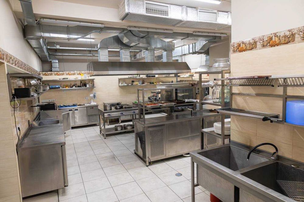 Продаж ресторан 650м2 Арарат вул. Гната Юри 12А без комісії