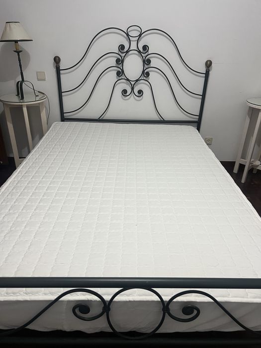 Camas de Casal em ferro + Colchão