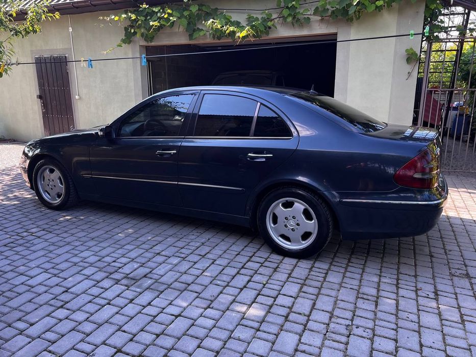 Mercedes W211 E270