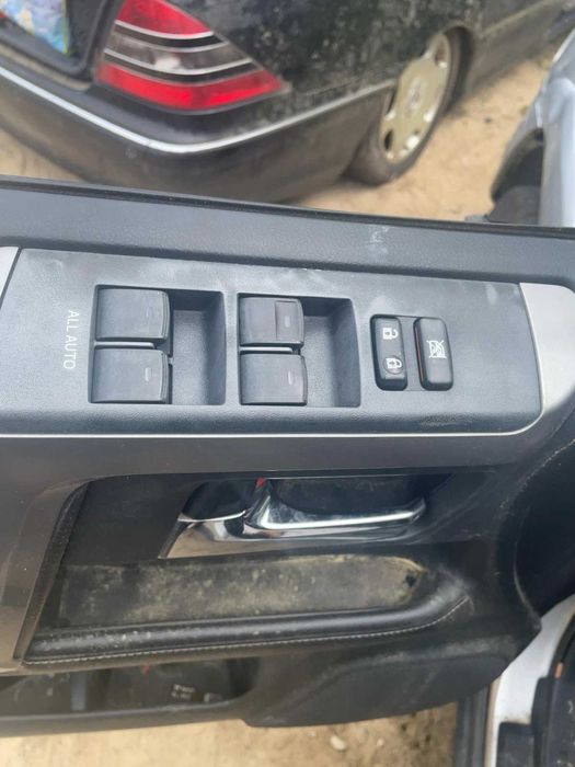 Капот Toyota 4Runner розборка шрот