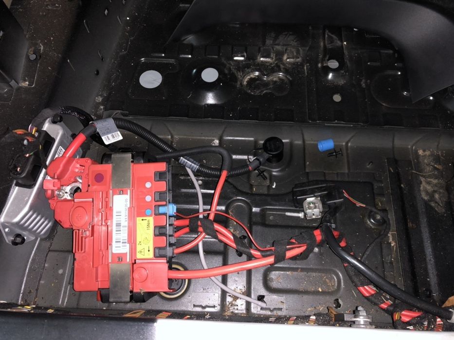 Плюсовая клемма BMW X5 E53 E70 F15 плюсова клема БМВ X5 E53 E70 Ф25