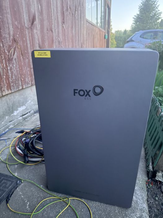 Falownik hybrydowy z magazynem energi FOXess