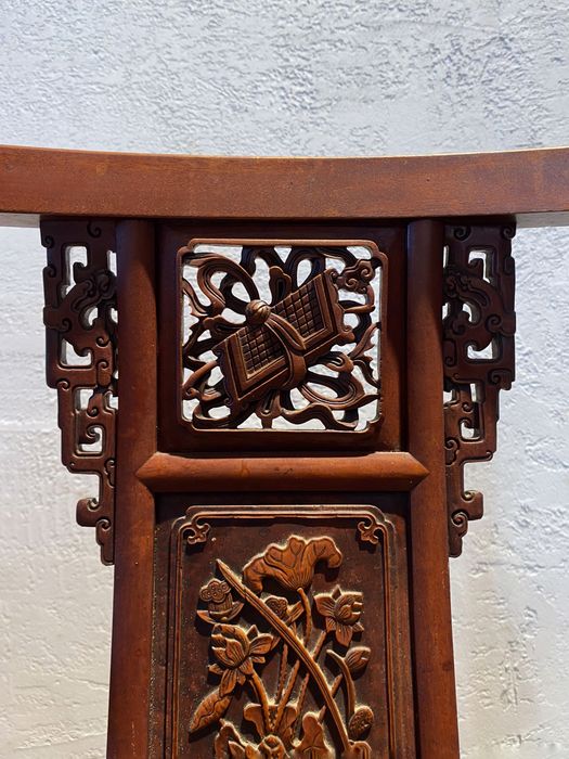 Zabytkowy zestaw mebli konsola i dwa krzesla