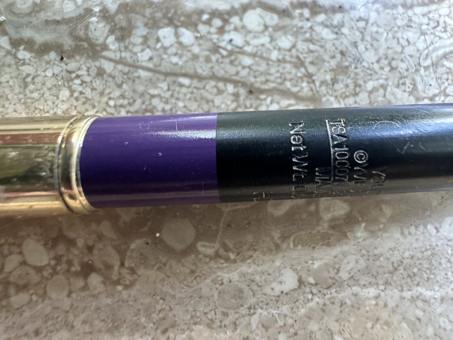 Fioletowa kredka YSL