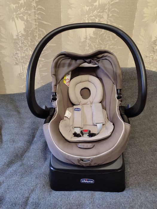 Автокрісло Chicco Auto Fix 0+