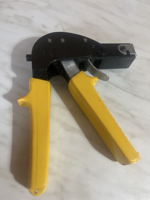 Do mocowania śrub w regipsie