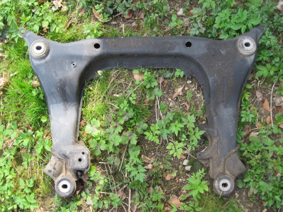 Задня балка Ауді 80 б4 Пассат б2 Гольф 3 Венто Нубіра