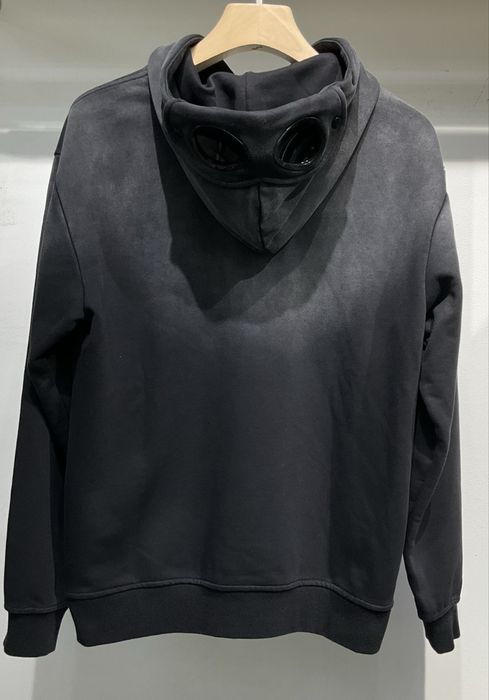 Толстовка CP Company с линзой