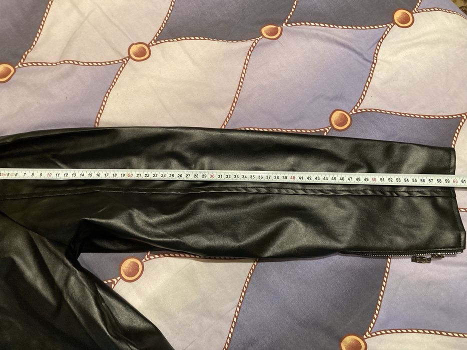 Продам куртку . Новая.