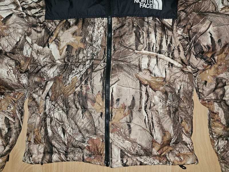 Kurtka puchowa damska The North Face 1996 S kamulaż camuflage