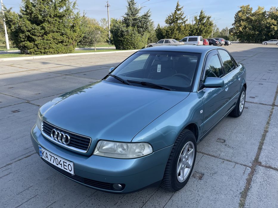 AUDI A4 1.8 Автомат Газ/Бензин