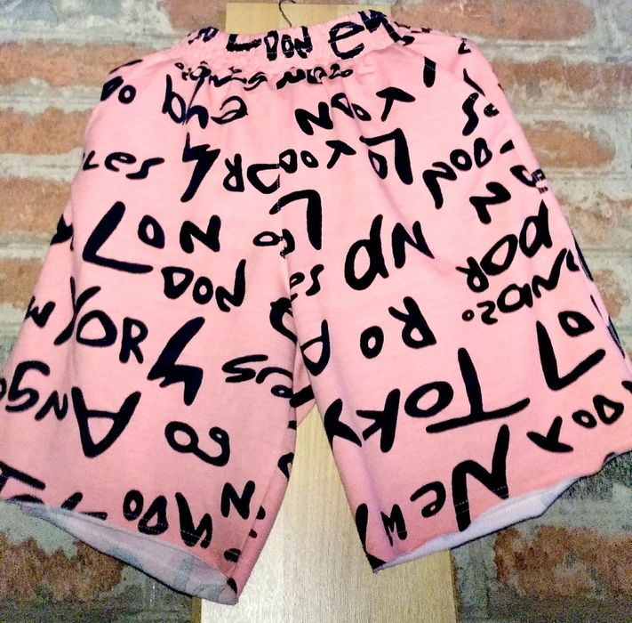 Капри 56 раз. + Яркие шорты из тонкой плотной ткани с широкой резинкой