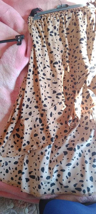 Saias e vestido novos