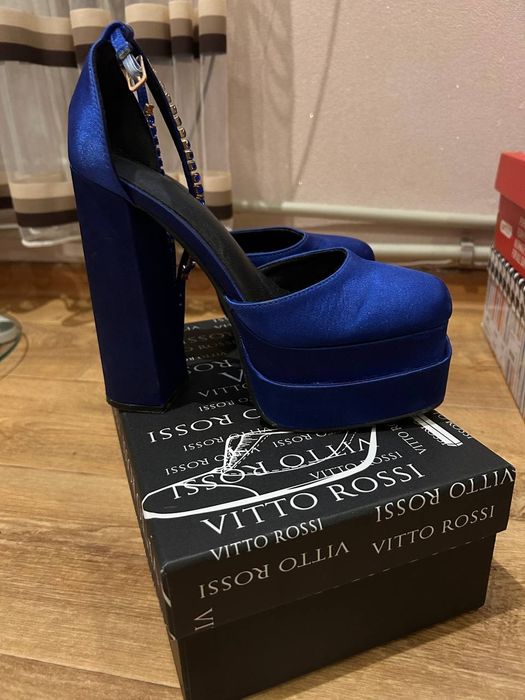 Обувь женская разная