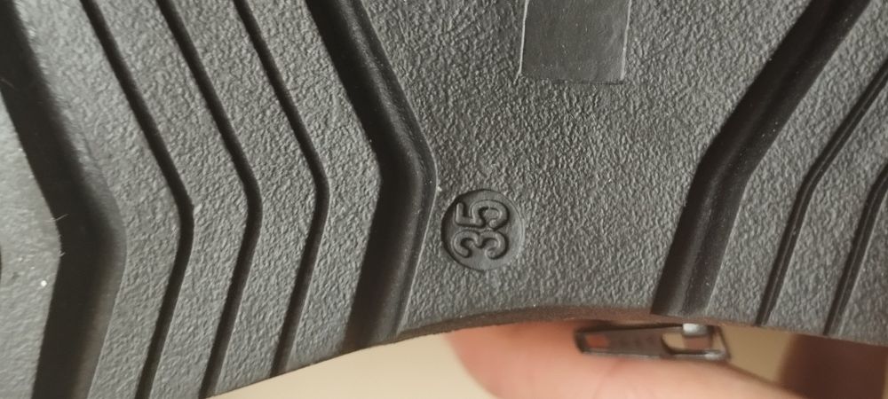 Лакові черевички