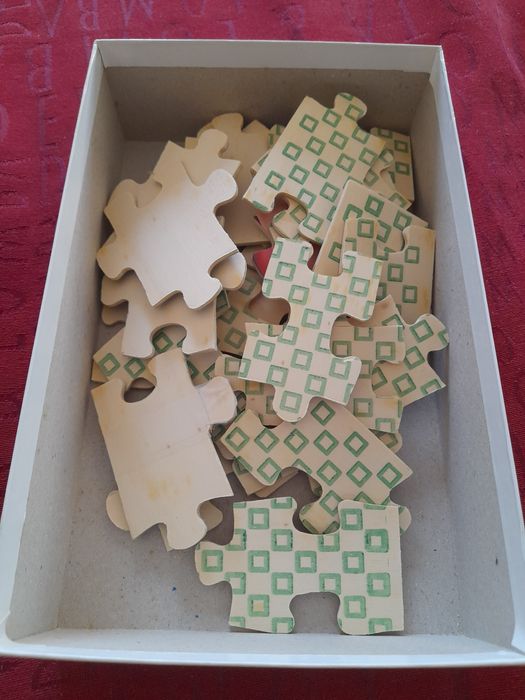 Puzzle Monstros e Companhia (com a Bu) 2 puzzles de 16 peças cada