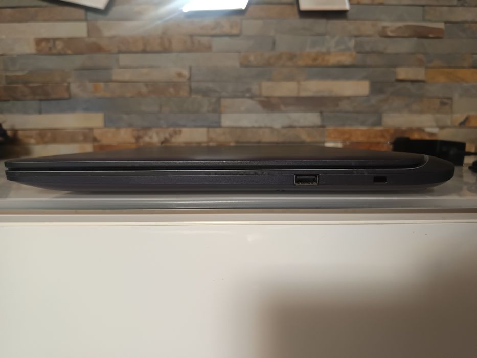 Portátil ASUS / 8GB RAM / SSD M.2 120GB + HDD 500GB