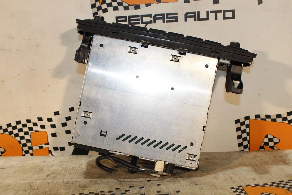 Rádio / auto-rádio BMW X1 (E84)