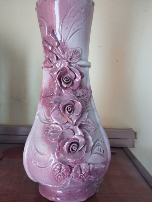 В продажі керамічна ваза