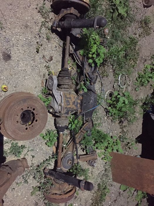 Задняя и передняя балка в зборе. Бмв э 30