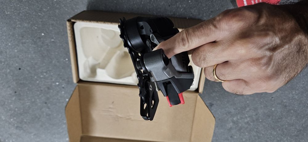 Desviador SRAM Rival eTap AXS 12v (Para Peças / Reparar)