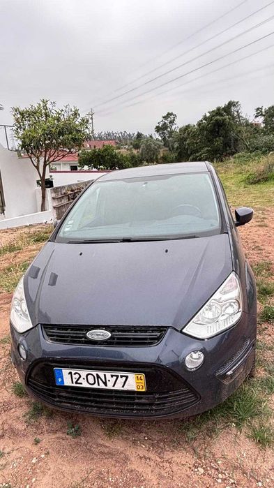 Viatura Usada Ford S-Max 1.6 TDCi 115cv 2014 – Avariada / Para Reparação