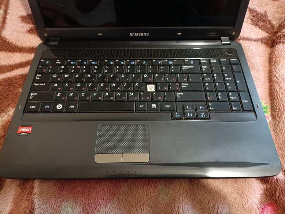 Ноутбук Samsung R523