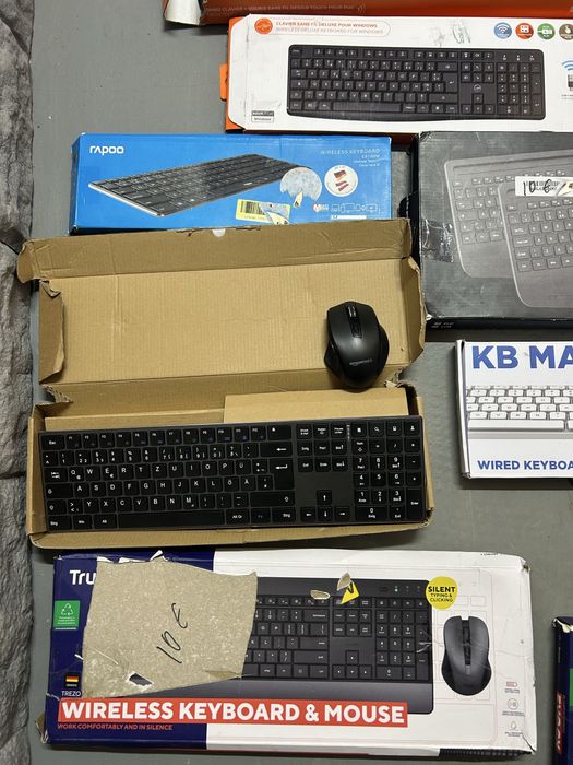 Блутуз/дротова клавіатура Logitech з мишкою