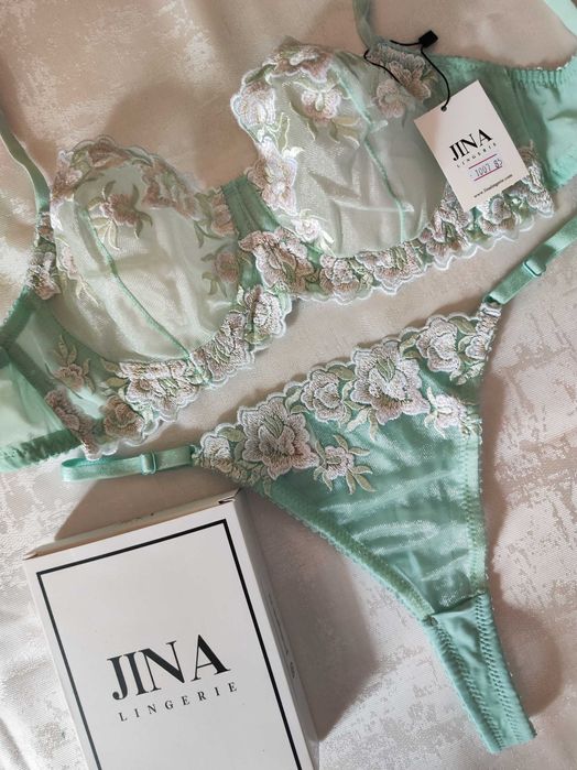 Lingerie – Luxury Handcrafted 85B | New