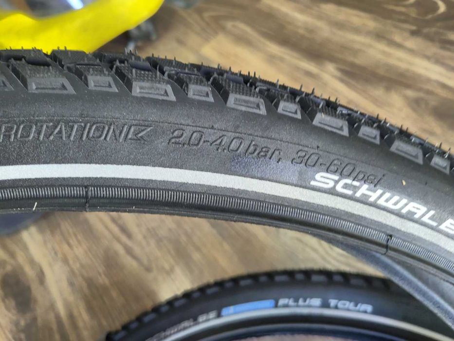 Par de Pneus Schwalbe Marathon Plus Tour 28x2,15" (55-622) - Novos, Nunca Usados