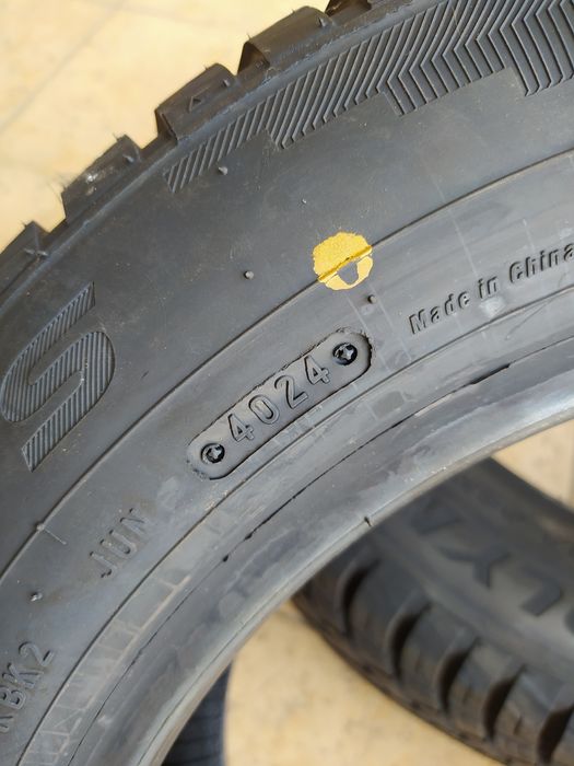 Pneus 185/60R14 Novos
