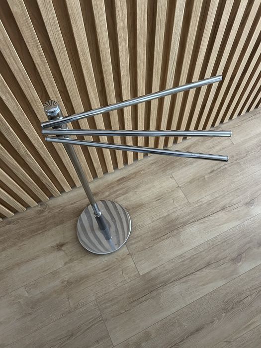 Base em inox para toalhas