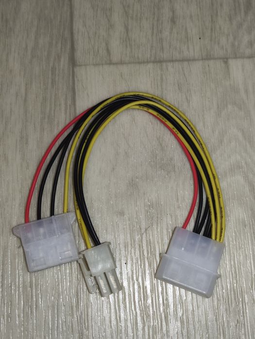 CC-PSU-4 кабель питания ATX
Внутренний двойной кабель питания ATX
CC-