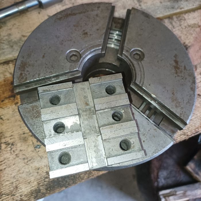 Патрон токарний 200 мм Польша