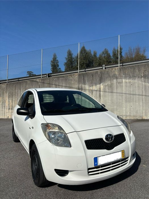 Toyota Yaris 1.4 comercial