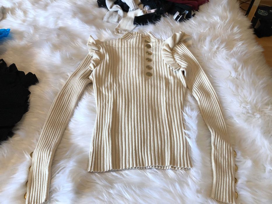 camisola beje tamanho m com botoes dourados forever unique