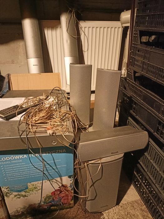 Kino domowe z glosnikami