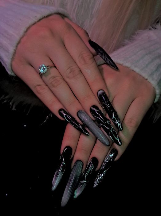 Манікюр корекція нарощення педікюр сихів