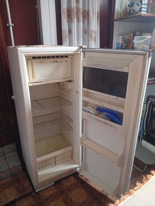 Продам холодильник Донбас