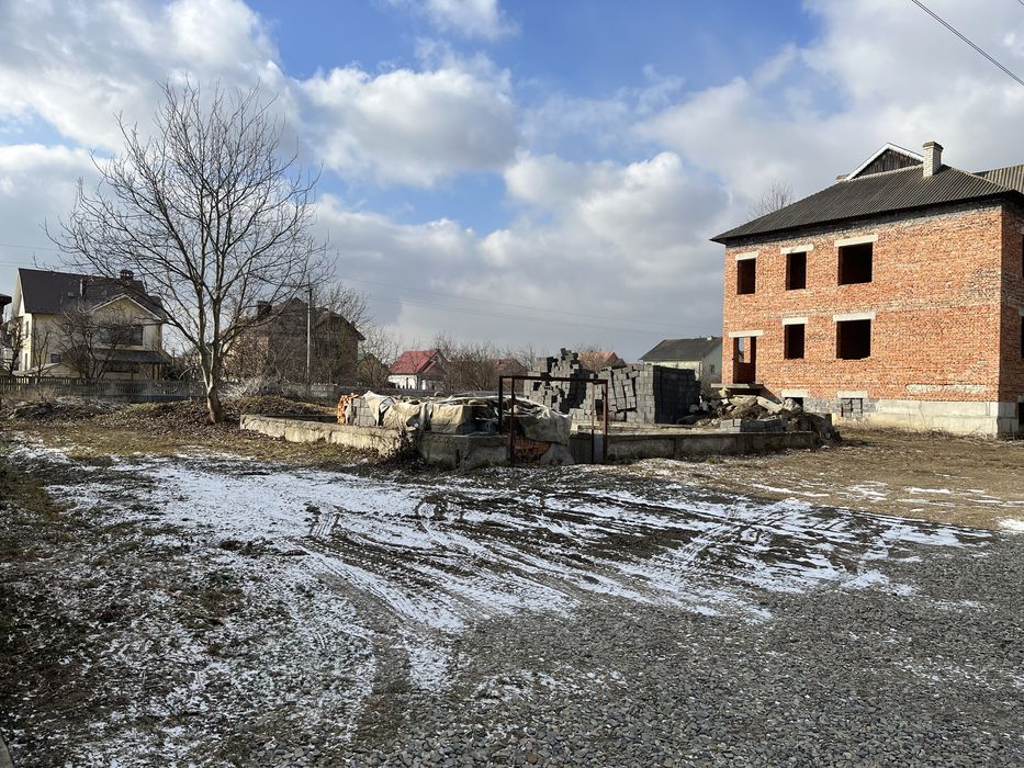 Продається земельна ділянка 12сот під забудову в с.Клузів.Вул Весняна