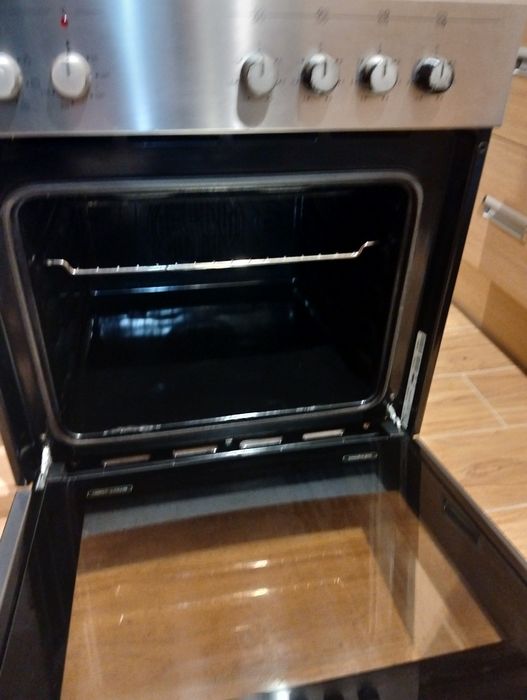 Piekarnik do zabudowy Whirlpool używany.